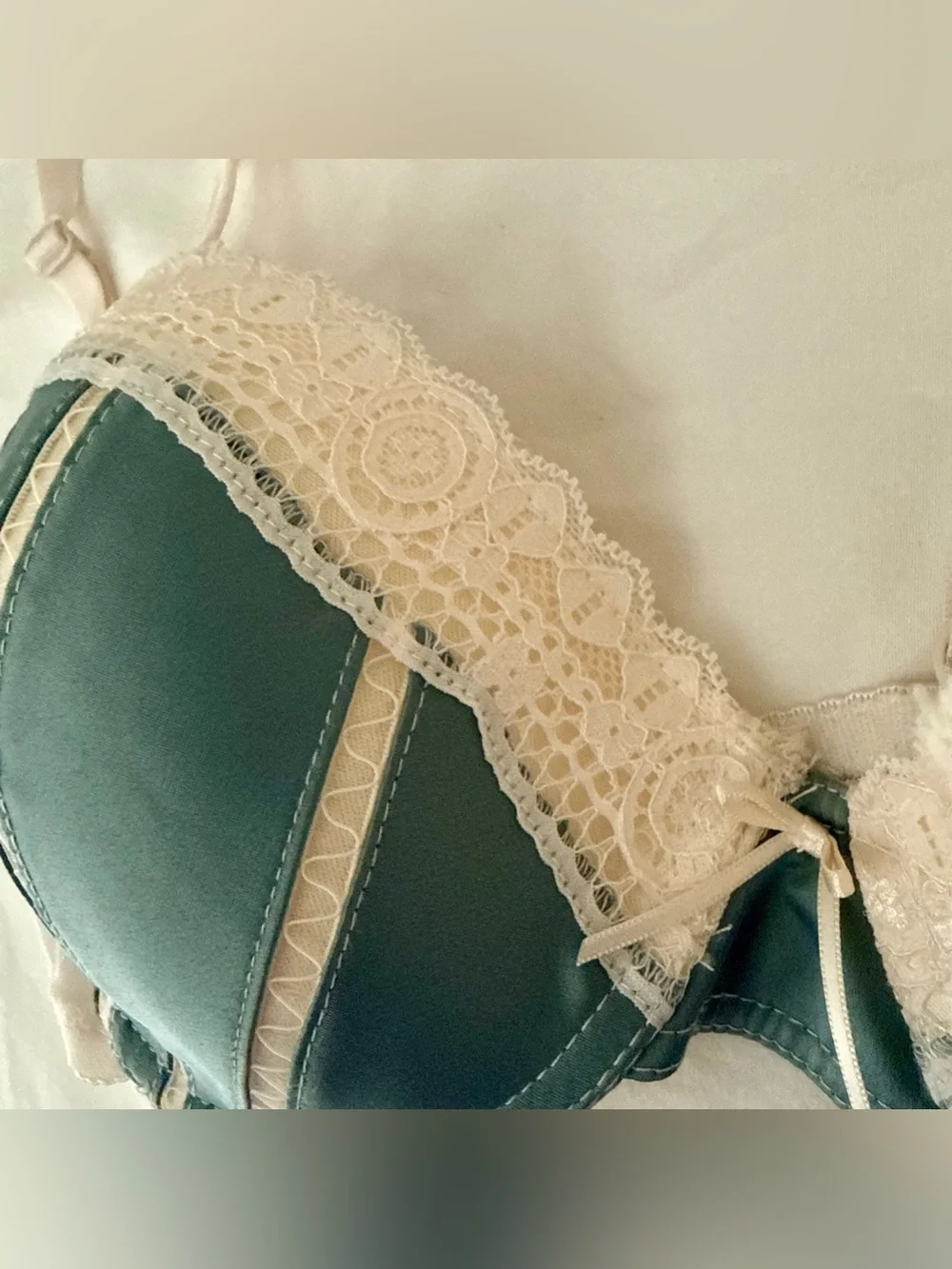 NWT Marilyn Monroe Teal Blue Lace Push Up Bra 36B Retro Boudoir Lingerie